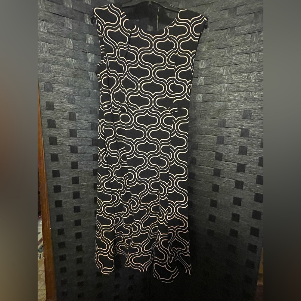 Shelby & Palmer Black/Pink dress fit n Flare bottom Women Dress. Size 14